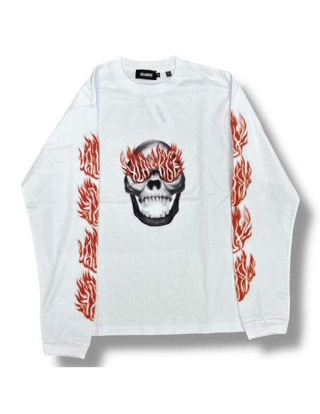 XLARGE Longsleeve Skull in Flames white