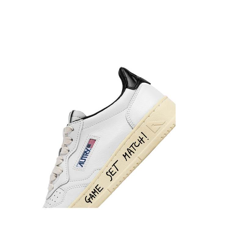 Autry Sneakers Medalist Low AULM-ML02 con Lacci Colore Nero Lettering
