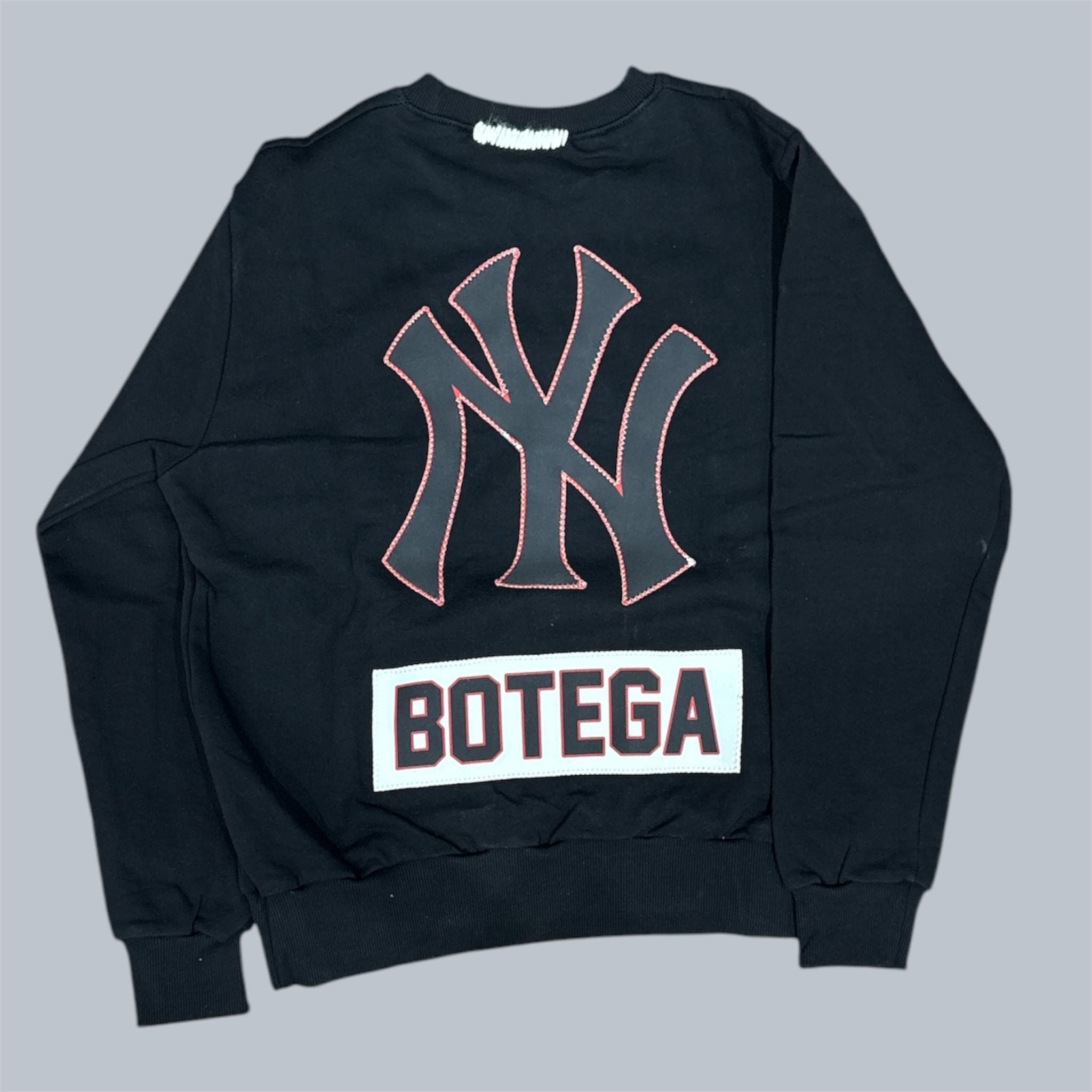 Felpa Streetwear Nera Botega NY con Cuciture a Contrasto